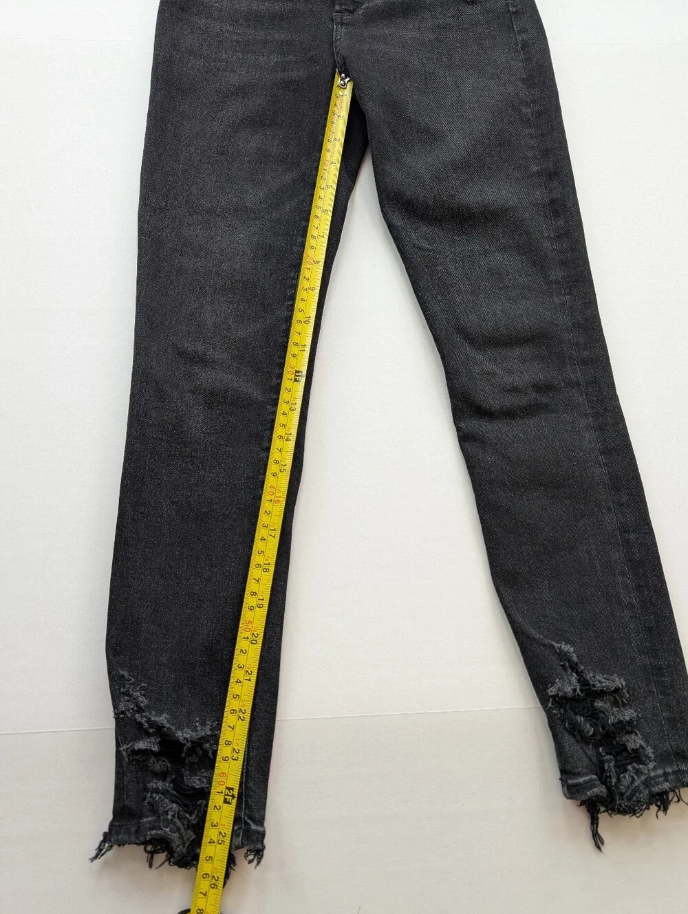 AGOLDE Sophie Crop Distressed Skinny Jeans in Washed Black